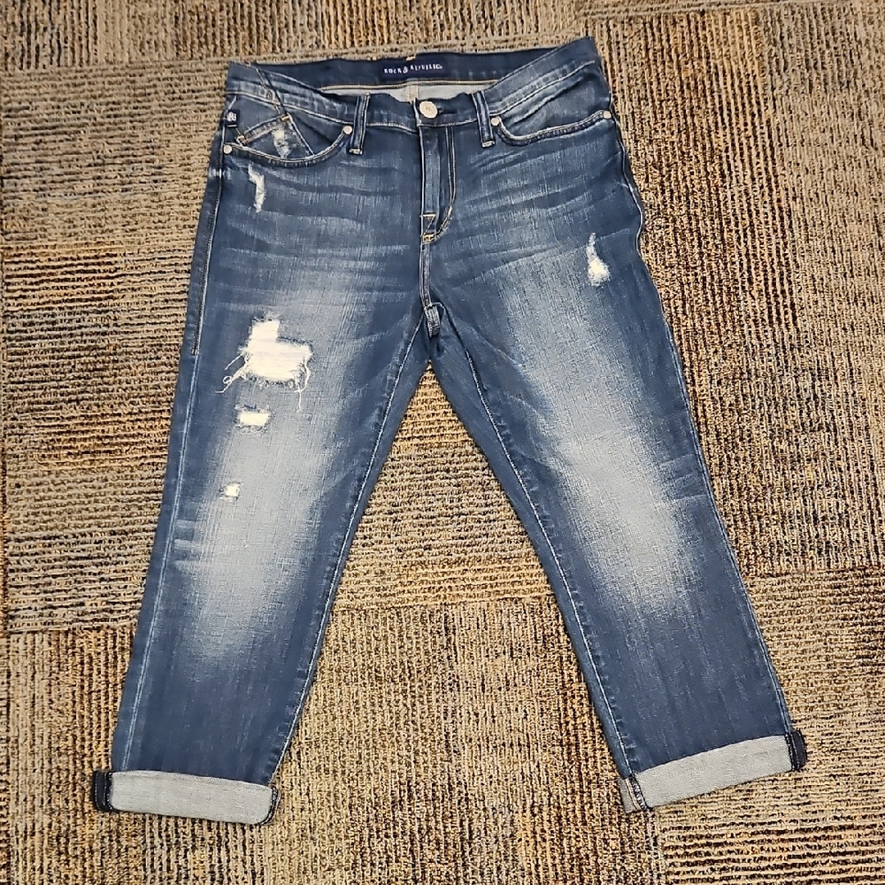 Distressed Rock & Republic Capris (Kendall) Size 8